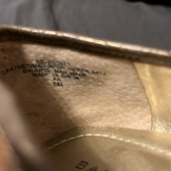 Bandolino Tan wedge shoes with buckle trim - Picture 6 of 6